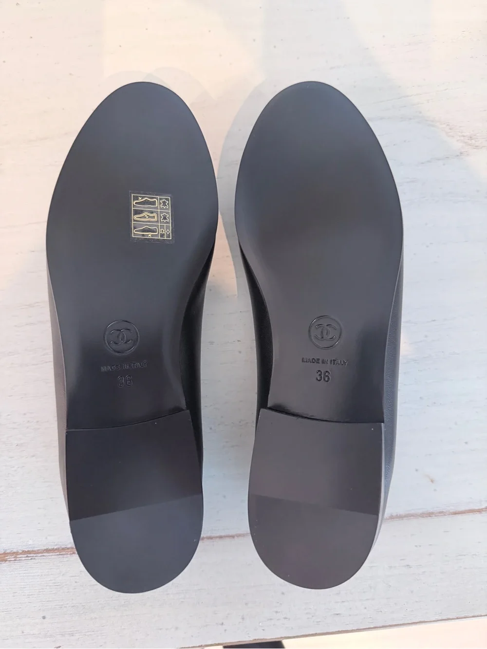 CHANEL Black Leather Cap-Toe Bow Ballet Flats